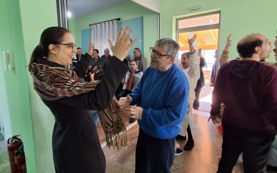 Χριστουγεννιάτικες μελωδίες και χαμόγελα από την Ανδρική Χορωδία Δήμου Ληξουρίου στον ΥΠΕΡΙΩΝΑ