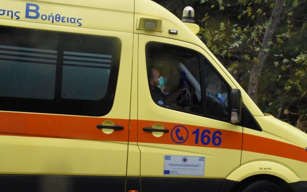 Πάτρα: Παιδί πήγε να κλέψει διαμέρισμα και έπεσε από το μπαλκόνι – Νοσηλεύεται σε κρίσιμη κατάσταση