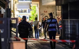 Πάγωσε η Λάρισα: Νέες λεπτομέρειες για τη δολοφονία της μάνας από τον 21χρονο γιο της