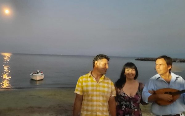 Κατελειός: Όμορφη περατζάδα κατώ από το σεληνόφως (εικόνες)