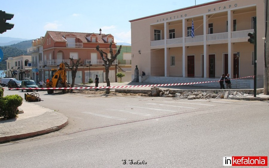 Αναβαθμίζεται ο περιβάλλοντας χώρος των Δικαστηρίων (εικόνες)