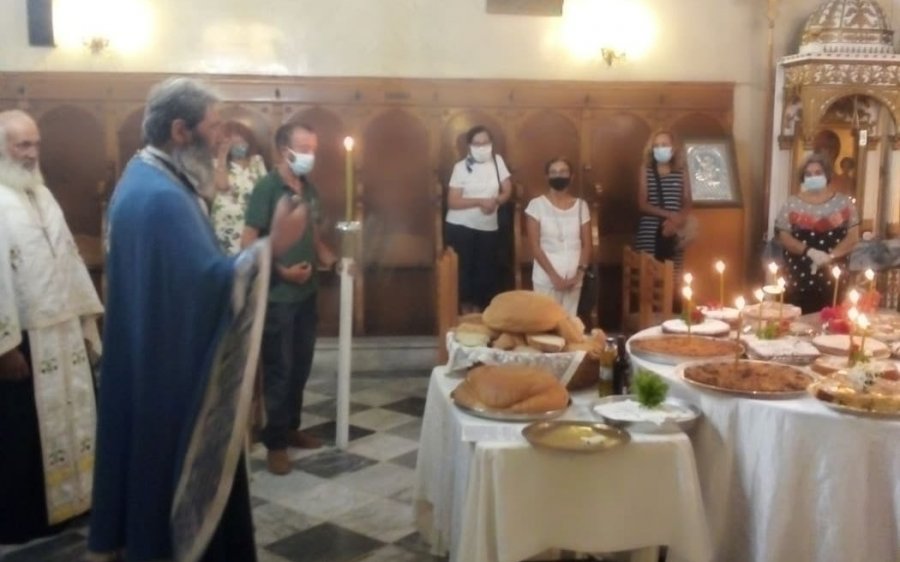 Ο εσπερινός του Αγίου Φανουρίου στα Σαρλάτα (εικόνες)