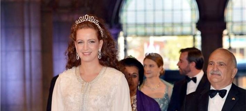 Στην Κυλλήνη η πριγκίπισσα του Μαρόκου για διακοπές – Με 20 οχήματα αποσκευές!