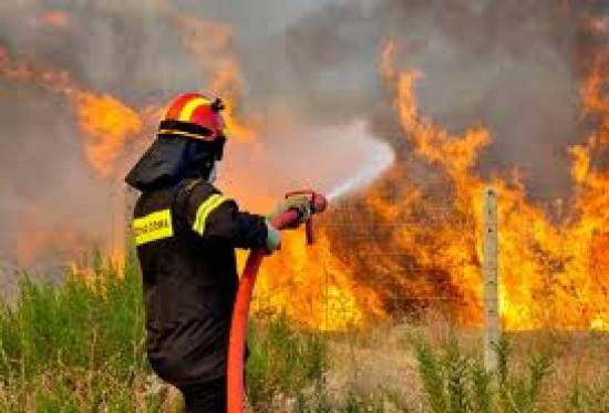 Υπό μερικό έλεγχο η πυρκαγιά  στην Αγία Ευφημία