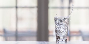 5 σημάδια που στέλνει το σώμα σας, όταν δεν πίνετε αρκετό νερό