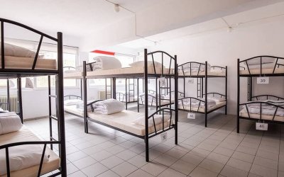 Ξεκινά τη λειτουργία του το πρώτο υπνωτήριο για άστεγα παιδιά στην Αθήνα