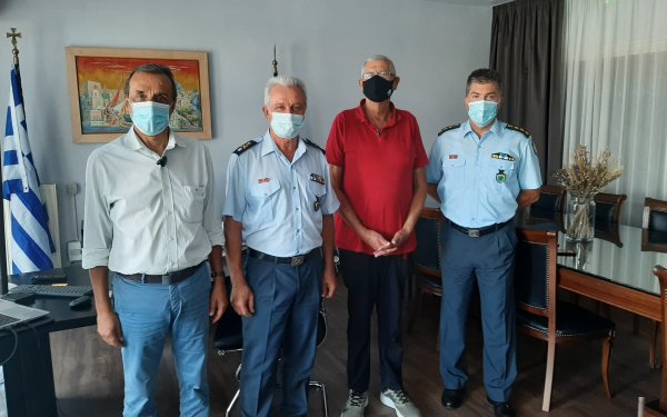Δήμος Αργοστολίου: Συνάντηση εργασίας με Αστυνομικά στελέχη Κεφαλονιάς και Ιονίων Νήσων σχετικά με ζητήματα &quot;Πολιτιστικής Υποβάθμισης και Παραβατικότητας&quot;