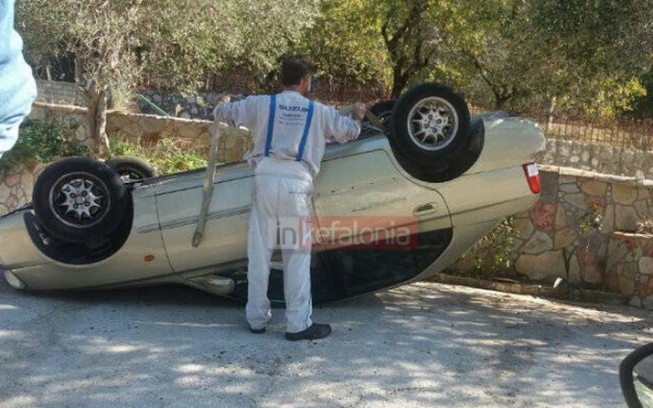 Είχαν Άγιο! Αυτοκίνητο ντεραπάρισε κοντά στο εκκλησάκι του Αγίου Γερασίμου στην Λάσση