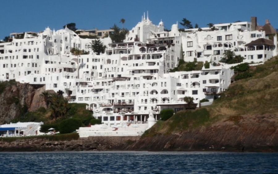 Casapueblo: Το εντυπωσιακό ξενοδοχείο που μοιάζει με γλυπτό -Το έχτισαν με τα χέρια! [εικόνες]