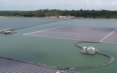 Το μεγαλύτερο πλωτό ηλιακό πάρκο στον κόσμο μπήκε στην «πρίζα» στην Ταϊλάνδη