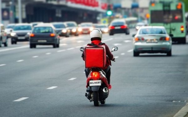 Ντελιβεράς έκλεψε εμβόλιο για τον κορονοϊό από εμβολιαστικό κέντρο στην Αγία Παρασκευή!