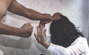 Σάμη: Εκδήλωση για την ενδοοικογενειακή βία και την κακοποίηση των γυναικών στα Μακρυώτικα