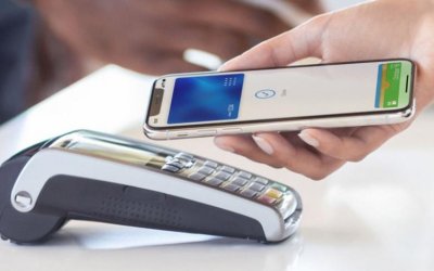 To Apple Pay μπαίνει στη ζωή των Ελλήνων – Ποιες τράπεζες το προσφέρουν