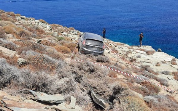 Θρίλερ στη Φολέγανδρο: Ποια σενάρια εξετάζουν οι Αρχές - Αναζητούν τον φίλο της 26χρονης που έχασε την ζωή της