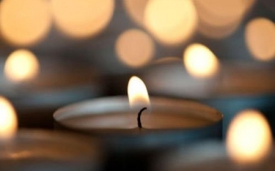 Πώς να αφαιρέσετε λεκέ από κερί πάνω σε ρούχα