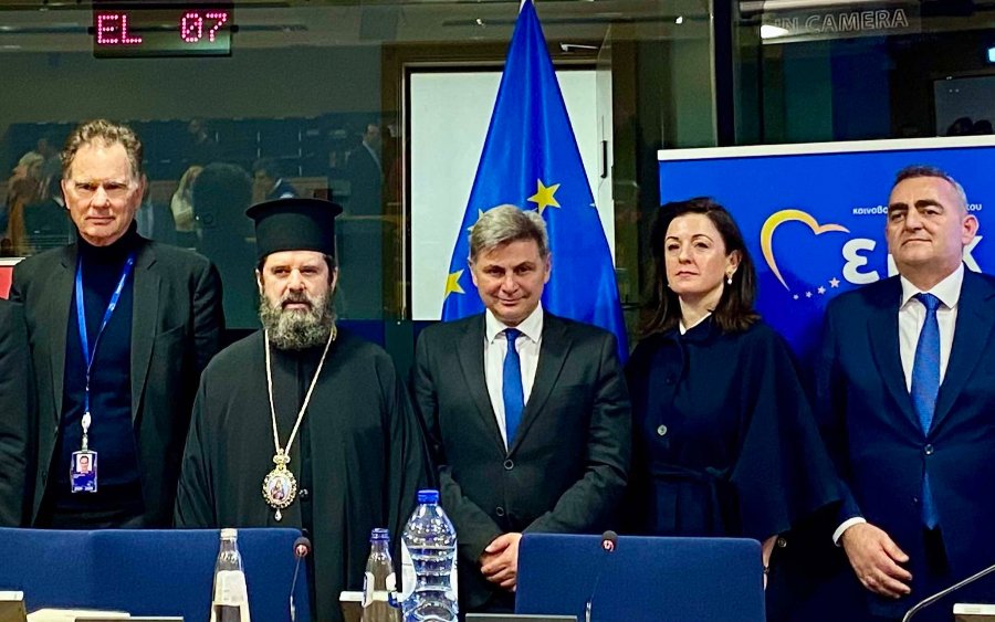 Τη μνήμη του Αναστασίου τίμησε ο Φαραντούρης μαζί με Παπανδρέου και Μπελέρη