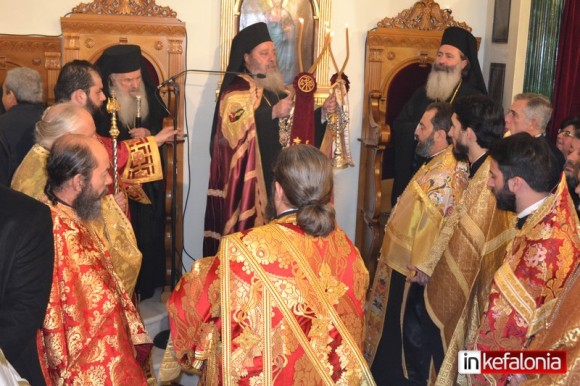 Με μεγαλοπρέπεια ο Μέγας αρχιερατικός εσπερινός στον Άγιο Χαράλαμπο Ληξουρίου (εικόνες)