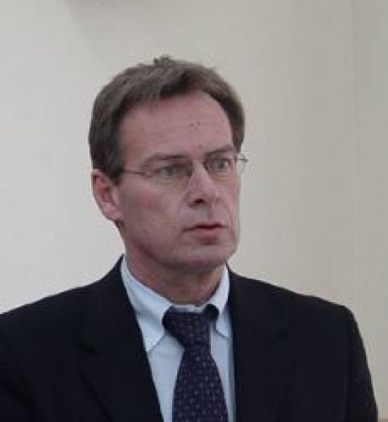 Ε.Κεκάτος: «Καταθέτω τη δημόσια συγνώμη μου για το άκομψο σχόλιο»
