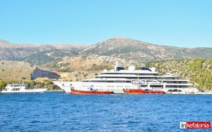 Στο λιμάνι του Αργοστολίου «έδεσε» η εντυπωσιακή θαλαμηγός «Katara» του πρώην Εμίρη του Κατάρ! (εικόνες/video)