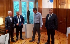 Έντονο "άρωμα" Κεφαλονιάς στην δεξίωση του Πρωθυπουργού στο Μέγαρο Μαξίμου, για το έργο του Γεράσιμου Σκλάβου (εικόνες)