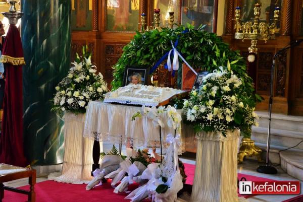 Αθάνατη! Πλήθος κόσμου τίμησε τη μνήμη της Αννας Πολλάτου στο 40ήμερο μνημόσυνο (εικόνες + video)