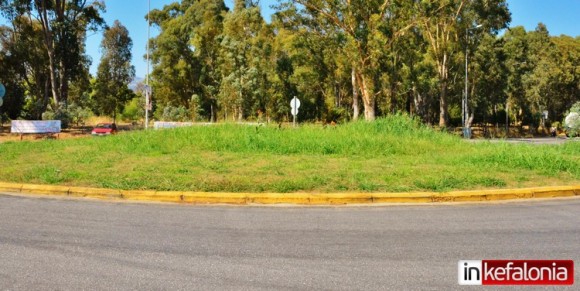 Για... γέλια και για κλάματα – Που πήγε το όμορφο κηπάκι στο 1ο κόμβο του Αργοστολίου;