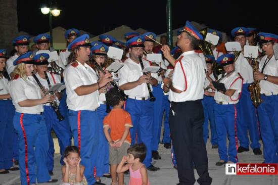 Έκπληξη και θαυμασμό προκάλεσε η περαντζαδα της φιλαρμονικής στο Ληξούρι (Video)