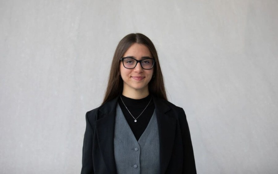 Πρώτο βραβείο σε διαγωνισμό δημοσιογραφίας για τη φοιτήτρια του Τμήματος Ψηφιακών Μέσων Ελένη-Μελίνα Θεοδοσίου