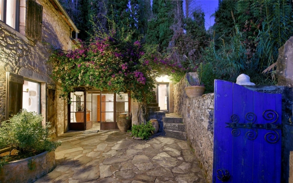 Το ονειρεμένο πετρόχτιστο σπίτι του Νίκου Καζαντζάκη στη Μάνη - Εδώ έγραψε τον «Αλέξη Ζορμπά»