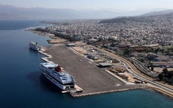 Πάτρα: Πρόσκρουση πλοίου στο λιμάνι - Προκλήθηκε ρήγμα δύο μέτρων