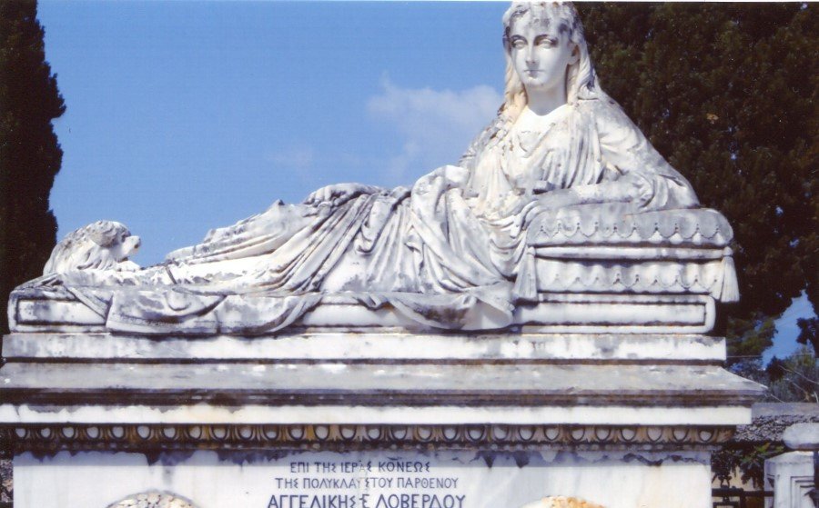 Κώστας Ευαγγελάτος: Οι περίτεχνες συνθέσεις του μεγάλου γλύπτη Δημητρίου Φιλιππότη