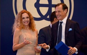 Βικτώρια Αλεξανδράτου: Διεθνές βραβείο ως πρωτοπόρος, καινοτόμος μηχανικός και επιχειρηματίας στο χώρο της ενέργειας (εικόνες)