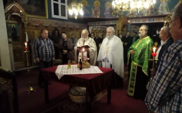 Ο εσπερινός στον Ιερό Ναό Παμμεγίστων ταξιαρχών στα Βαλσαμάτα