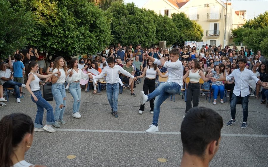 2o Γυμνάσιο Αργοστολίου: Όμορφη γιορτή για το τέλος της σχολικής χρονιάς, με τελετή αποφοίτησης της Γ&#039; τάξης (εικόνες)