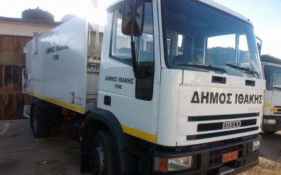 Δ. Στανίτσας: "Κλείνετε τις σακούλες και να τις τοποθετείτε μέσα στους κάδους.Σκεφτείτε τους εργάτες καθαριότητας που εργάζονται καθημερινά για εμάς"