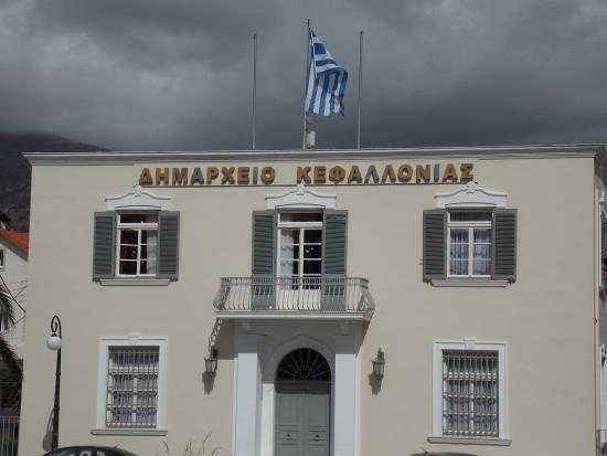 Η Δημοτική Αρχή απαντά στον Θεόφιλο