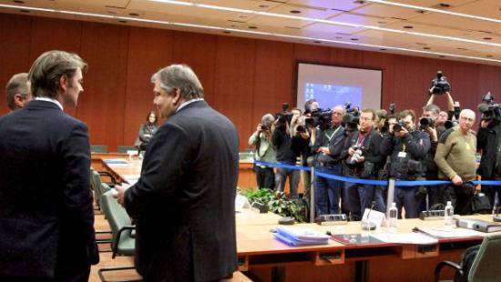 Πακέτο στήριξης 130 δισ. ευρώ - Στο 120,5% του ΑΕΠ το 2020