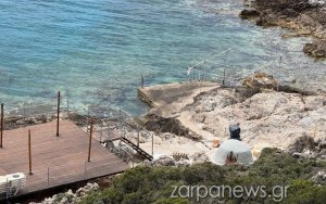 Στήνουν beach bar σε προστατευόμενη περιοχή Natura στα Χανιά