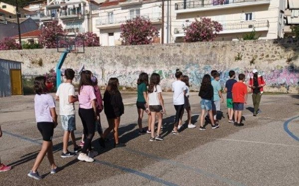 4ο Δημοτικό Αργοστολίου: Απο το δημοτικό σχολείο στο γυμνάσιο! (εικόνες)