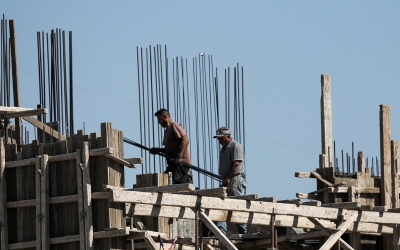 «Πάγωμα» ΦΠΑ στις οικοδομές: Ανάσα για την αγορά ακινήτων – Πόσο θα μειωθούν οι τιμές
