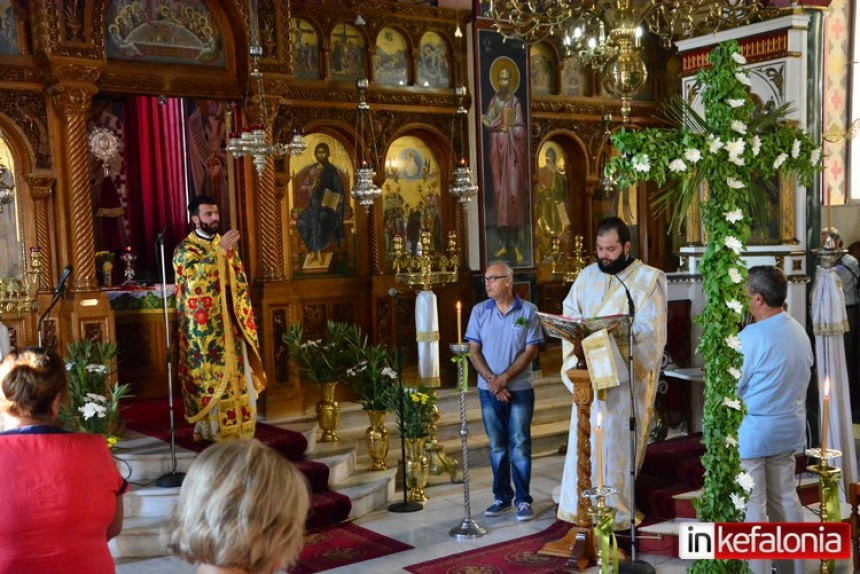 Με κατάνυξη η εορτή της Υψώσεως του Τιμίου Σταυρού στην Μητρόπολη Κεφαλονιάς (εικόνες)