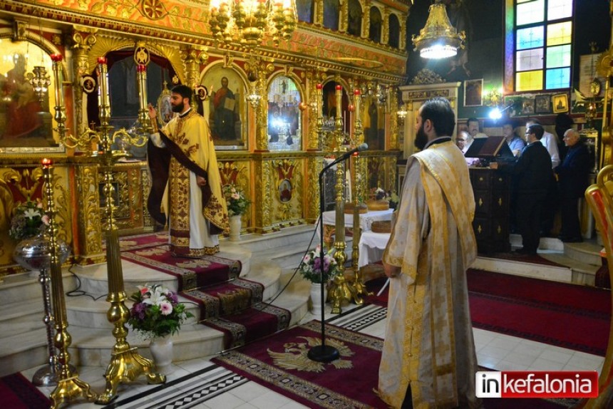 H Πανηγυρική Θεία Λειτουργία στον Ιερό Ναό των Ταξιαρχών στο Αργοστόλι (εικόνες)