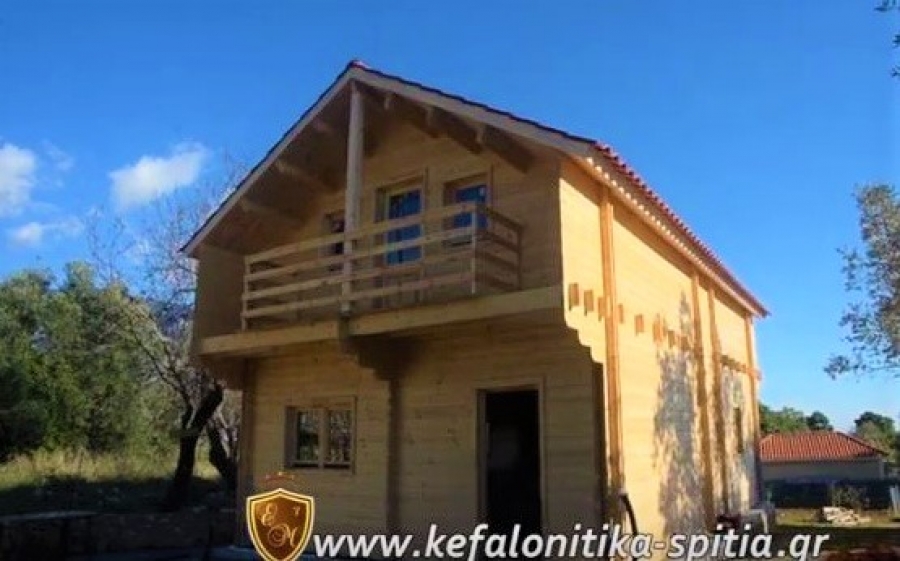 ΛΥΟΜΕΝΑ ΜΑΤΙΑΤΟΣ: Ξενάγηση στην νέα διώροφη ξύλινη κατασκευή σπιτιού στην Πεσσάδα (video)