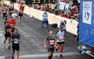 Οι φίλοι της ομάδας Kefalonia Iron Swim Bike Run στον Μαραθώνιο της Αθήνας (εικόνες)