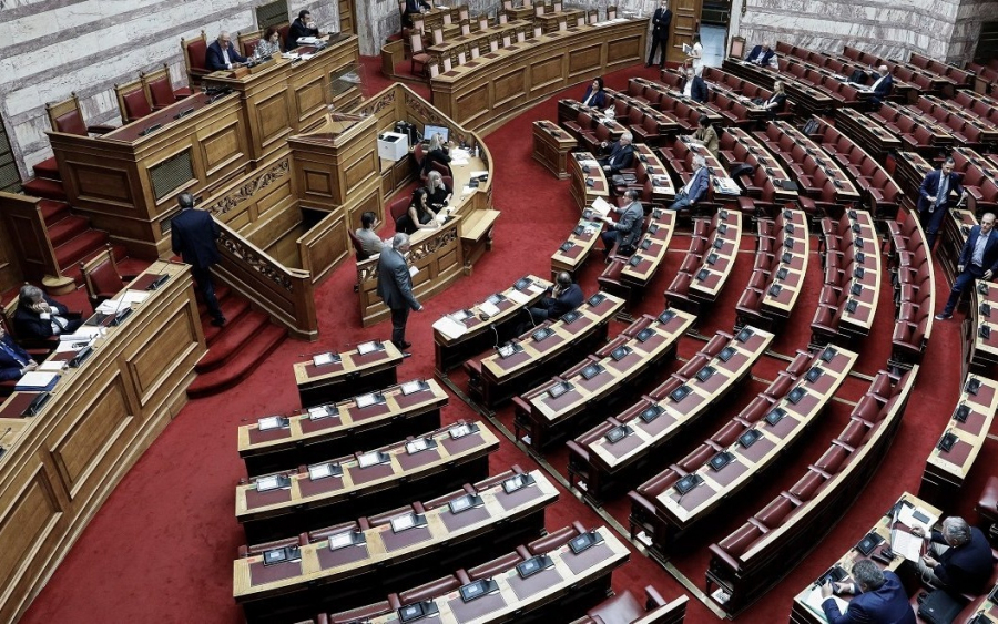 Με 187 «ναι» πέρασε το νομοσχέδιο Χρυσοχοΐδη για τις διαδηλώσεις