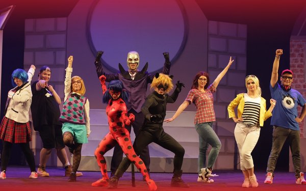 Η Παιδική θεατρική παράσταση: «Ιστορίες της Ladybug και του Cat Noir» στο Αργοστόλι