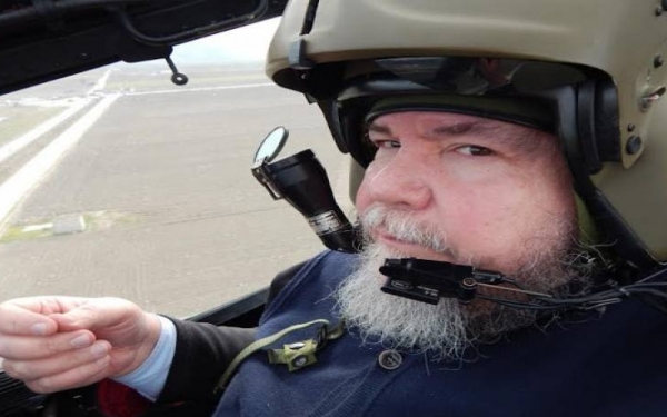 Σωστός κομάντο ο ιερέας που ζήτησε να φωτογραφηθεί με τον Τσίπρα