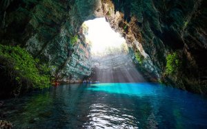 Ελληνική Λύση: Οι απαντήσεις Υπουργού Τουρισμού και Φορέων στο ερώτημα "Σταματάει η λειτουργία των σπηλαίων Μελισσάνης-Δρογκαράτης;"