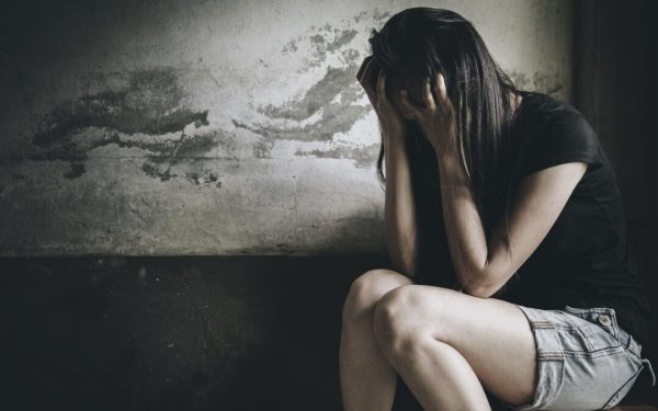 Τέσσερις άνδρες βίασαν ομαδικά 14χρονη – Την παρέσυραν μέσω εφαρμογής