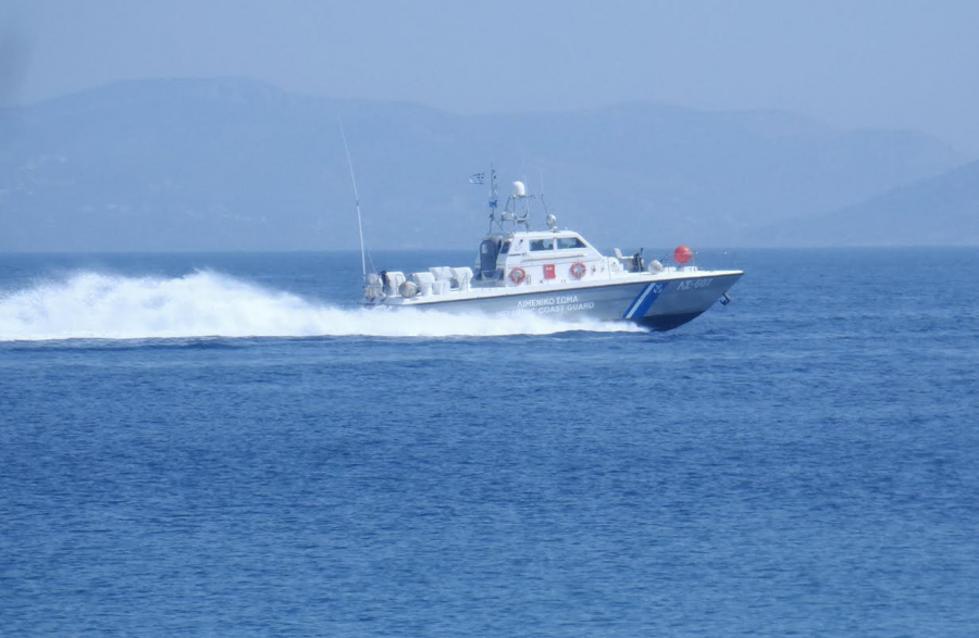ΠΑΞΟΙ: Σκάφος παρέσυρε άλλο σκάφος λόγω κακοκαιρίας